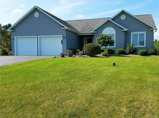 1075 Whisper Ridge Dr, Chittenango, NY 13037