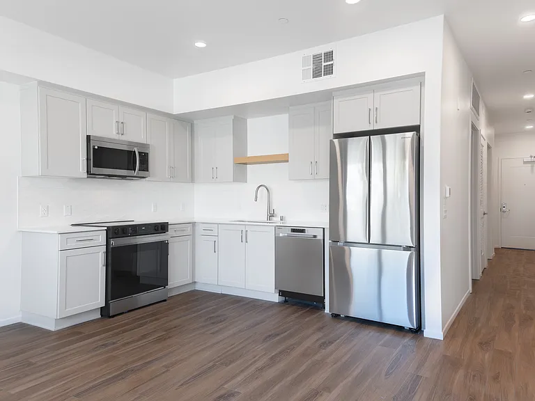 Backhouse Apartments — Photo 18