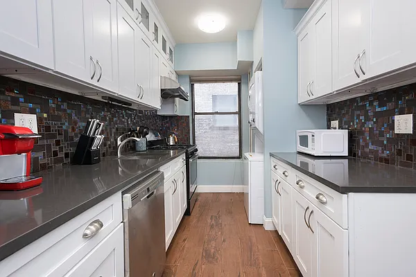 Rented by Douglas Elliman | media 8