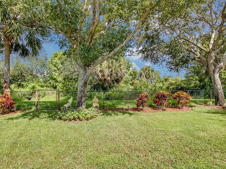 3690 Old Lighthouse Cir — Photo 23