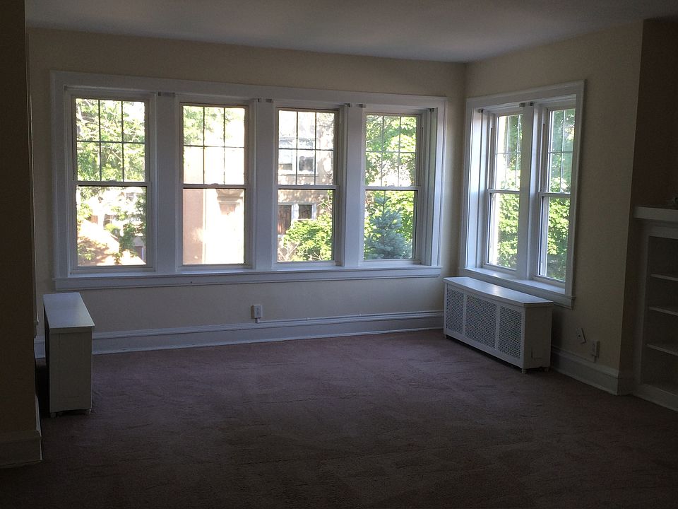 1st image of 6322 N Talman Ave #2