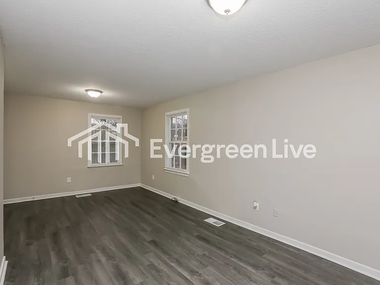 220 Melbourne Rd — Photo 4