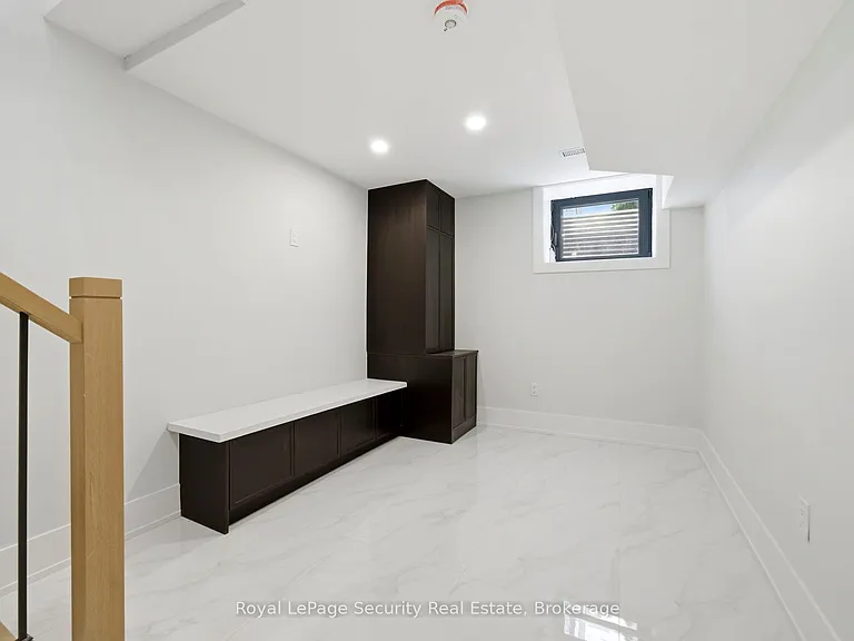 21 Belmont St #2 — Photo 6