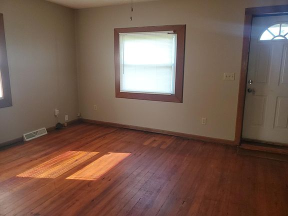 2nd image of 5385 Marts Dr