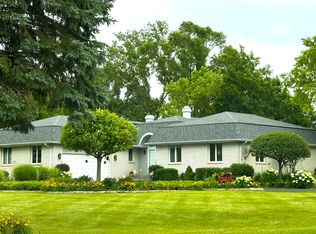 175 Rolling Knolls Ave, Elgin, IL 60120