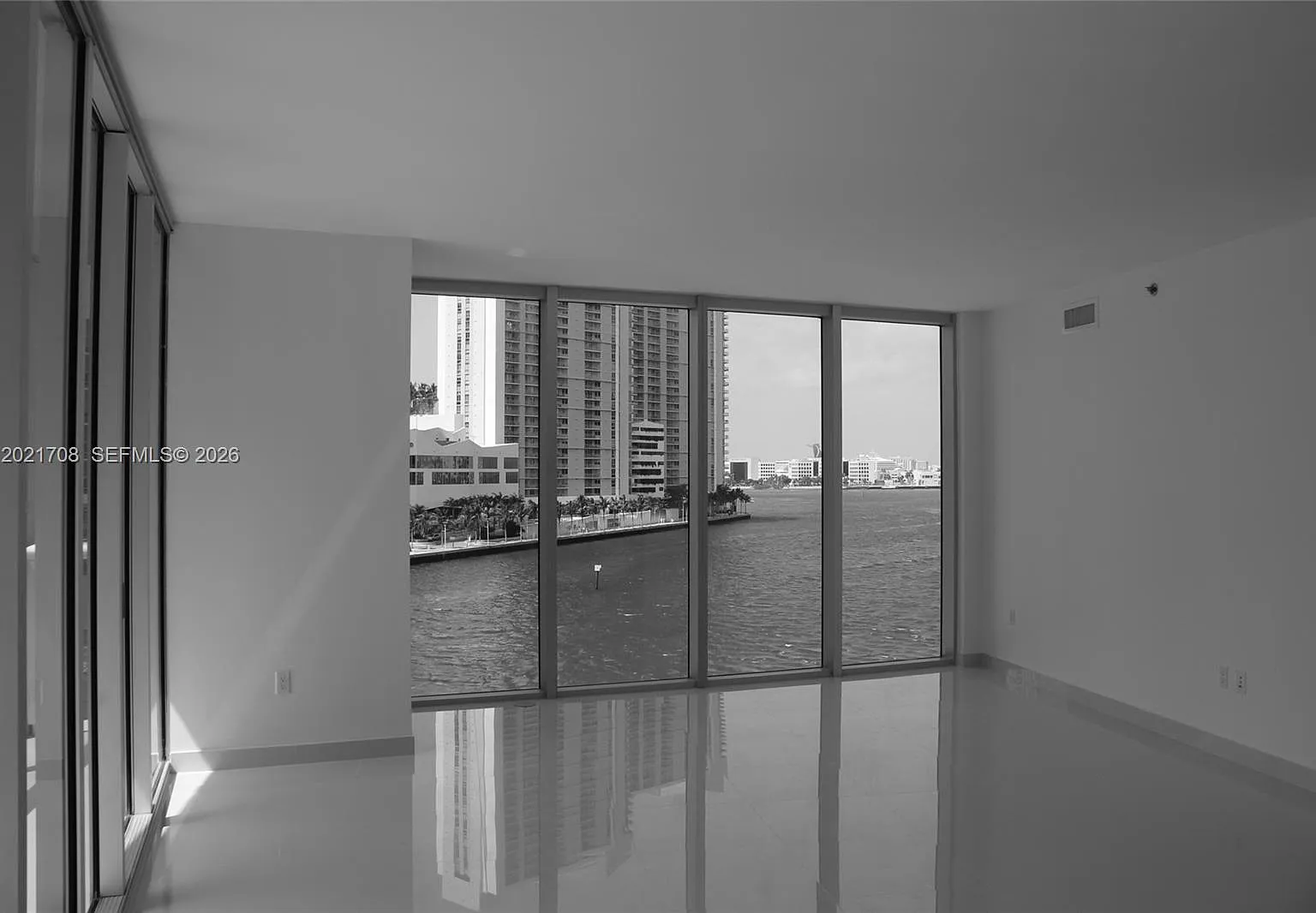 2 bed, 1265 sqft, $5,495 — Photo 3