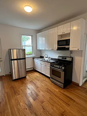 Sold by Pen Realty LLC | media 11