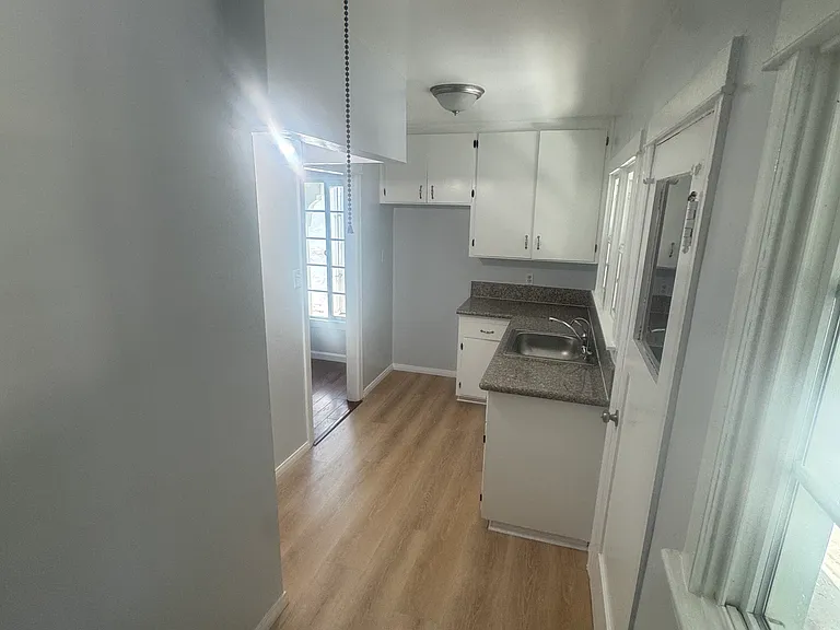 2963 Berkeley Ave #2965 — Photo 3