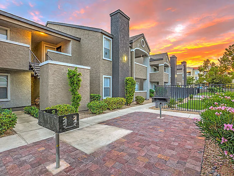 Renaissance Villas Apartment Homes — Photo 15