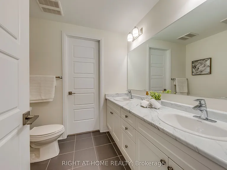 3028 Creekshore Cmn #215 — Photo 26