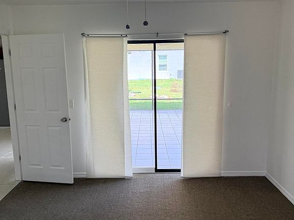 5th image of 508 NW Azalea Ave