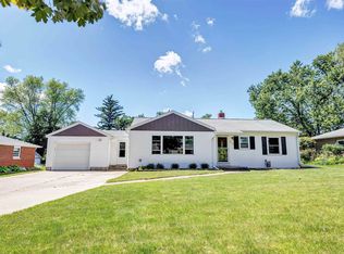 606 Eastview Dr, Green Bay, WI 54302