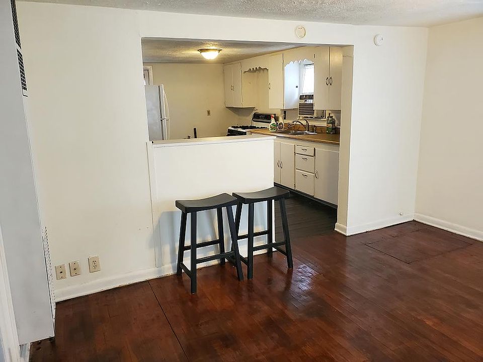 2nd image of 705 E Comanche St