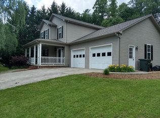411 Carrituck Ct, Lenoir, NC 28645
