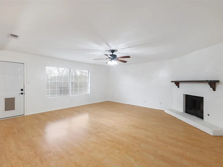 6903 Skynook Dr — Photo 4