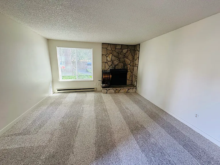 2330 SE Brookwood Ave #121 — Photo 4
