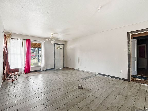 3rd image of 1119 N Gevers St