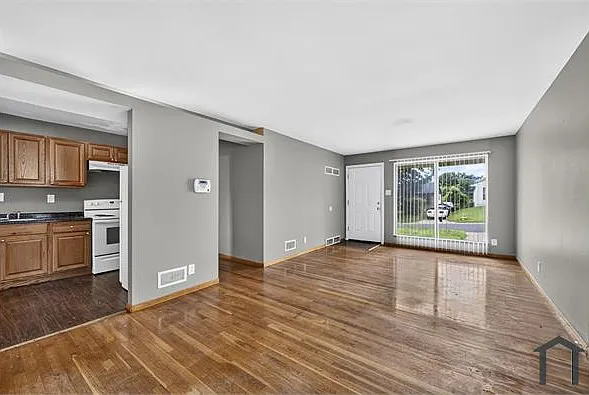 158 Monteith Cir — Photo 5