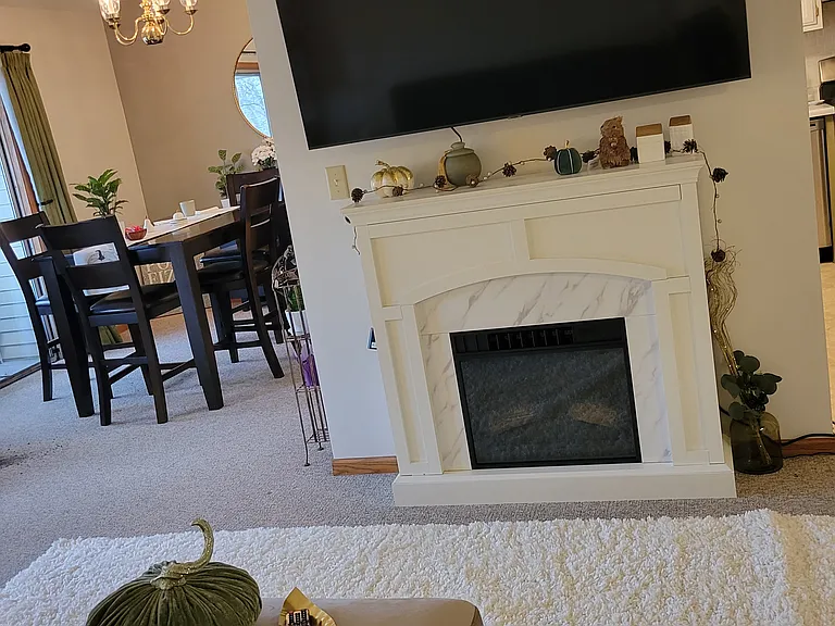 901 Persimmon Ln #D — Photo 2