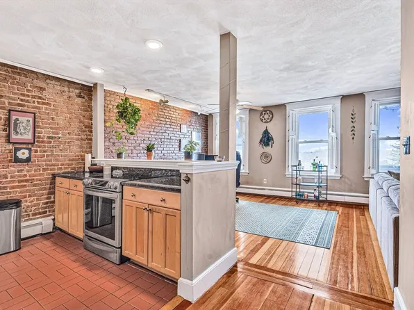 25 South St APT 4, Brighton, MA 02135