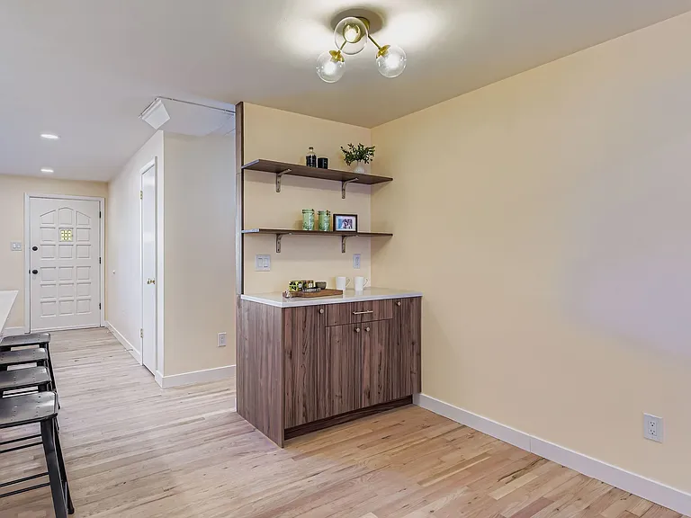 4264 W Radcliff Ave — Photo 7