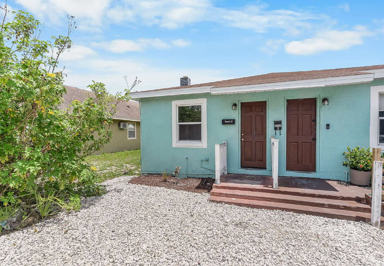 2 bed, 1.0 bath, 676 sqft, $1,800 — Photo 2