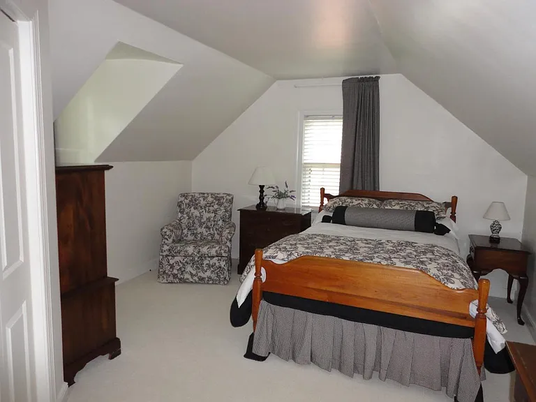 master bedroom, 2nd floor