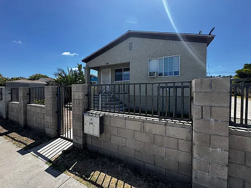 440-46 Millar Ave Photo 1