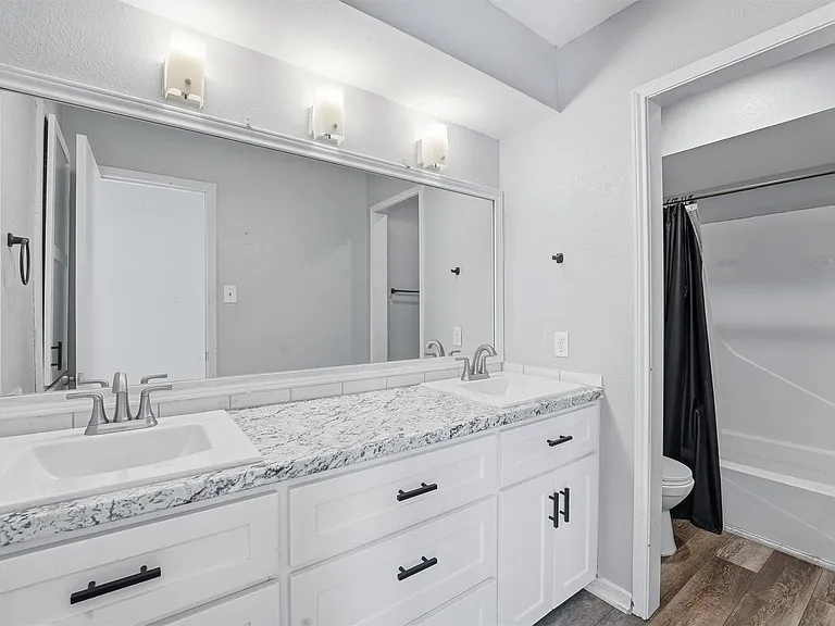 2408 Chelmsford Ct — Photo 11