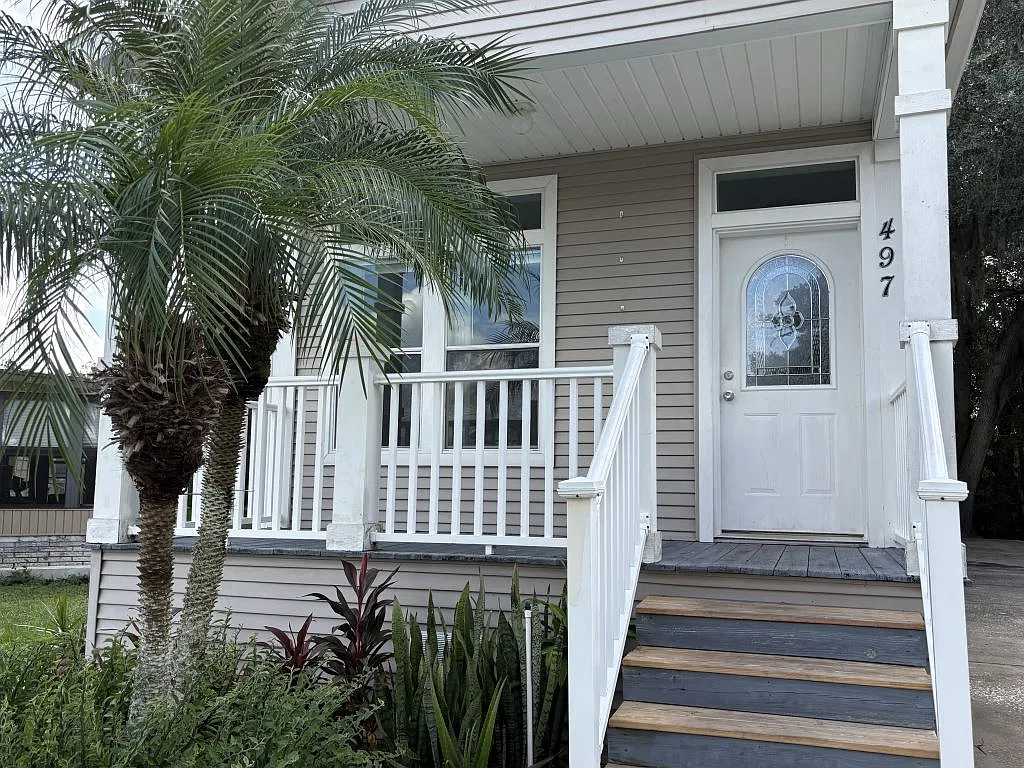 2 bed, 1.0 bath, 960 sqft, $1,349 — Photo 2
