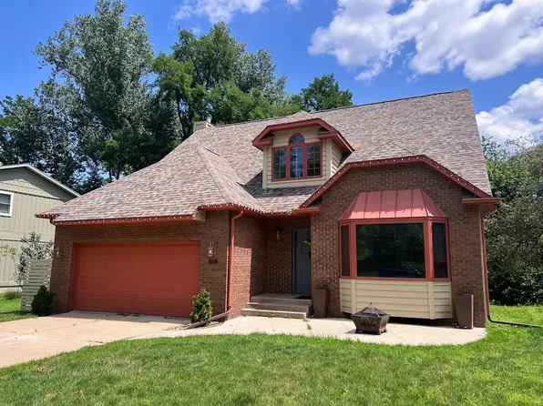 508 Lawndale Dr SE, Cedar Rapids, IA 52403