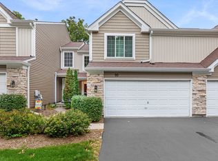 90 Cambridge Ave, Streamwood, IL