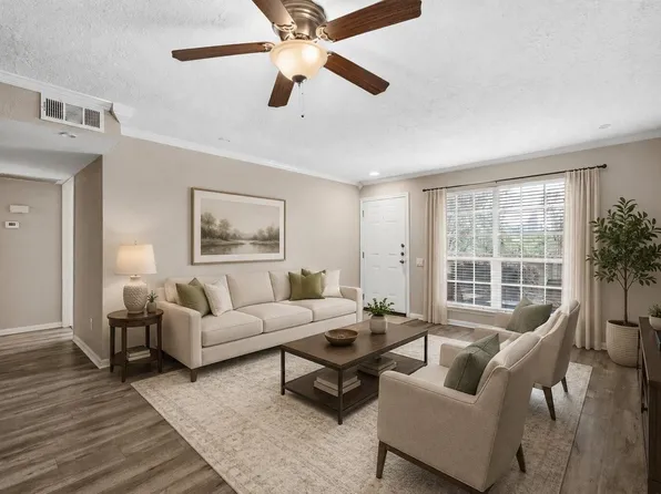 1860 White Oak Dr APT 355, Houston, TX 77009