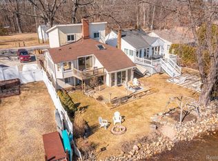 2830 N Duck Lake Rd, Highland, MI 48356