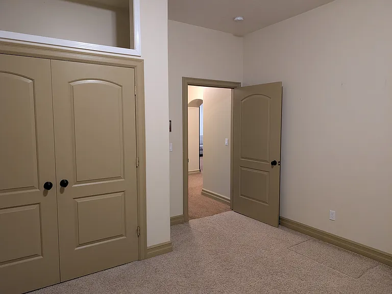1435 E Canberra Dr — Photo 9