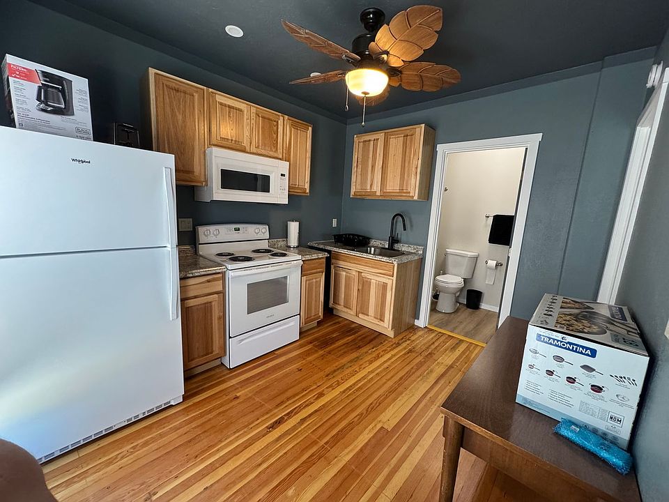 1st image of 219 SW 3rd St