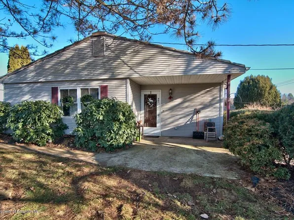 901 Layton Rd, Clarks Summit, PA 18411