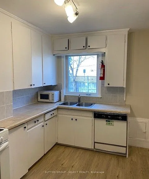 372 Cedar Ave — Photo 13