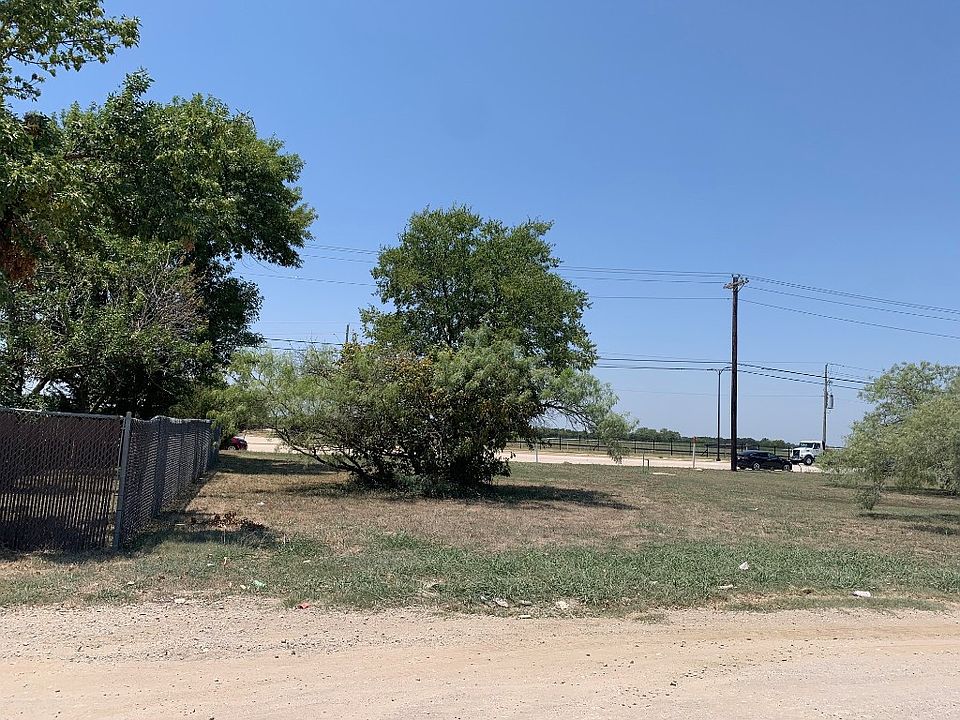 1st image of 2581 Post Oak Ln