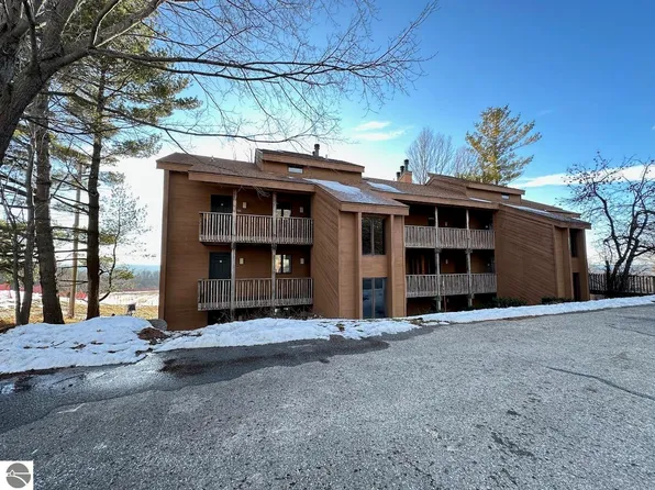 4633 N Cross Over Dr #510, Bellaire, MI 49615