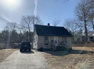 30 2nd St, Farmingdale, ME 04344