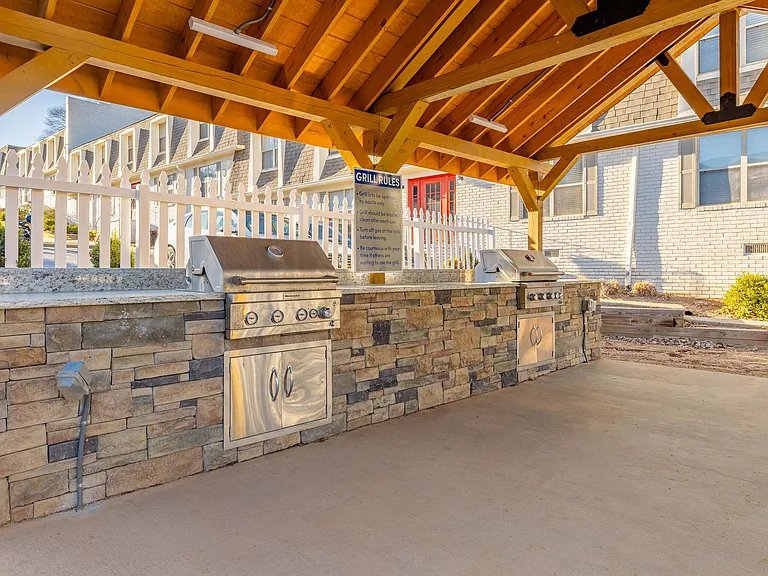 Westside Court | Modern Living in the Heart of Westside — Photo 25