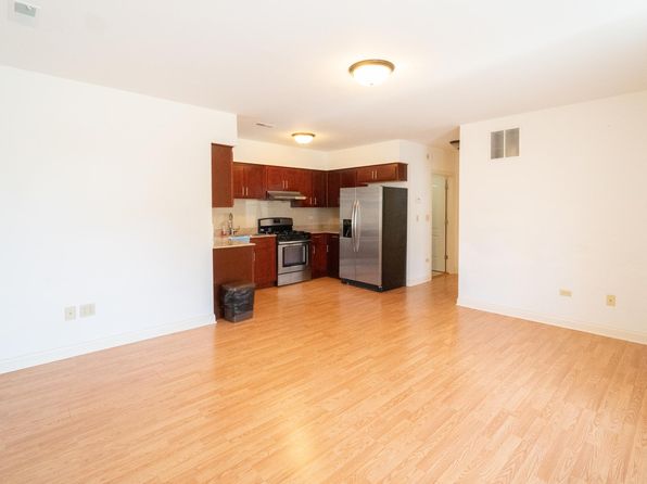 3310 S Lituanica Ave APT 2R