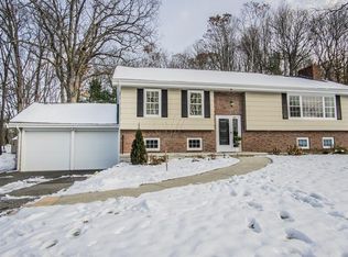 110 Russett Ln, North Andover, MA 01845