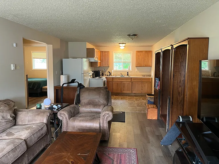 2515 Mitchell Ave NE #1 — Photo 3