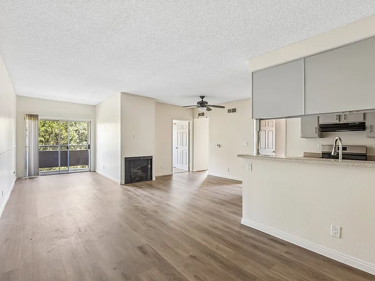 8541 Foothill Blvd., Sunland — Photo 34