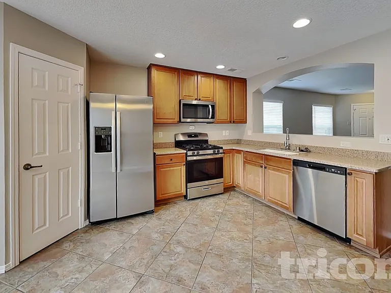 2736 Wilder Loop NE — Photo 4