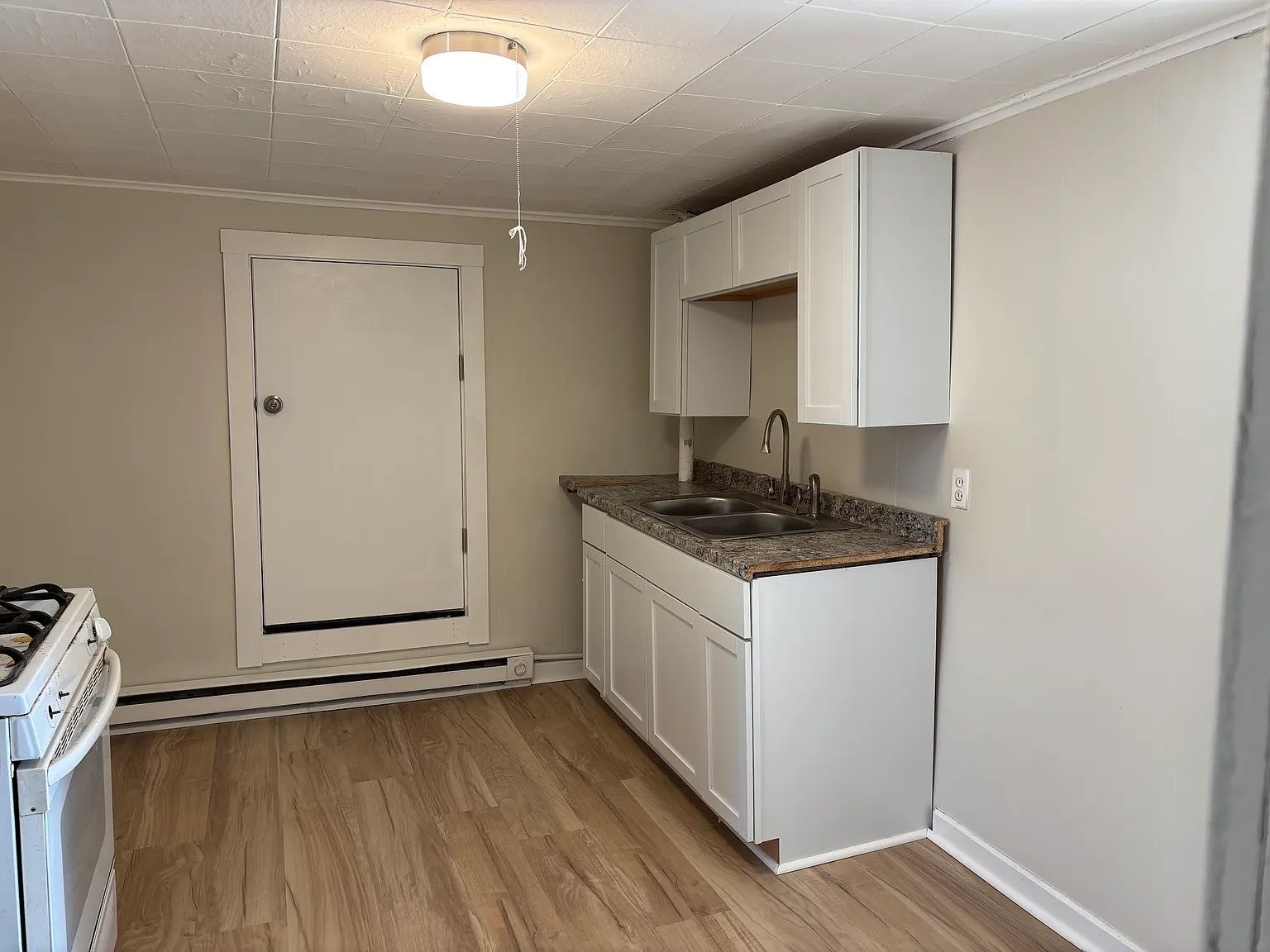 1 bed, 400 sqft, $1,000 — Photo 2