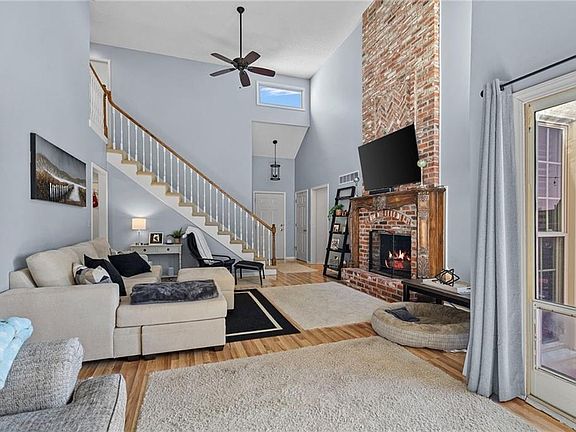 5th image of 11332 King St
