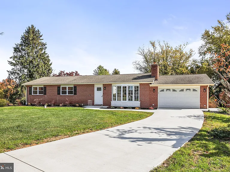 313 Windsor Ct — Photo 76